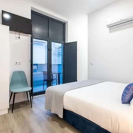 Lizbon South Bed Hostal *